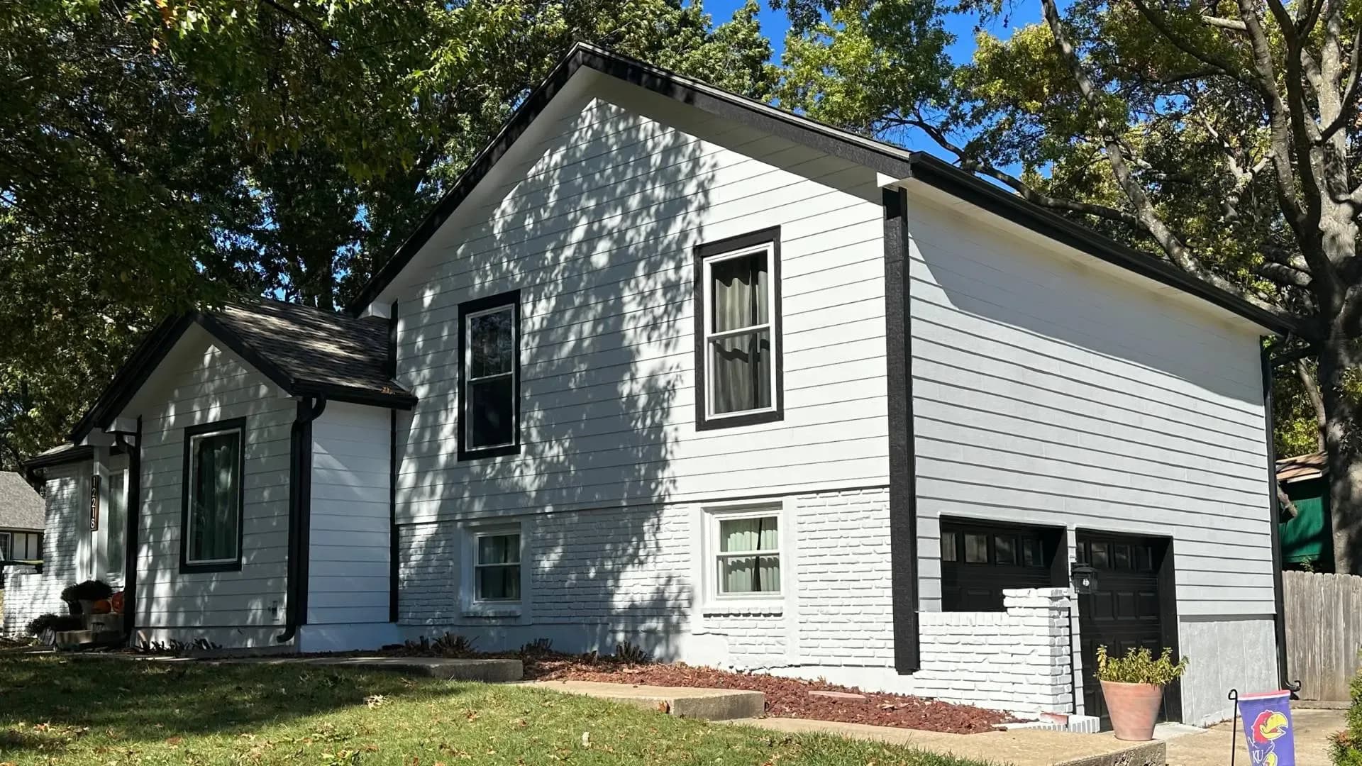 Safe Harbor transforms Overland Park home by installing James Hardie siding and ProVia windows