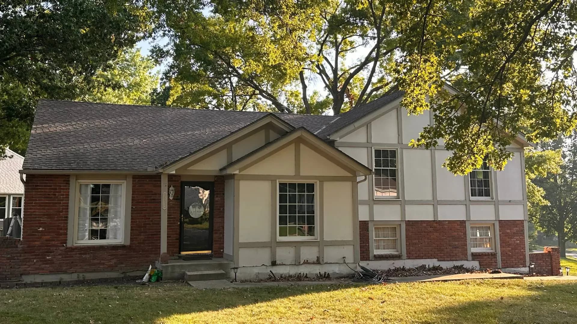 Safe Harbor transforms Overland Park home by installing James Hardie siding and ProVia windows