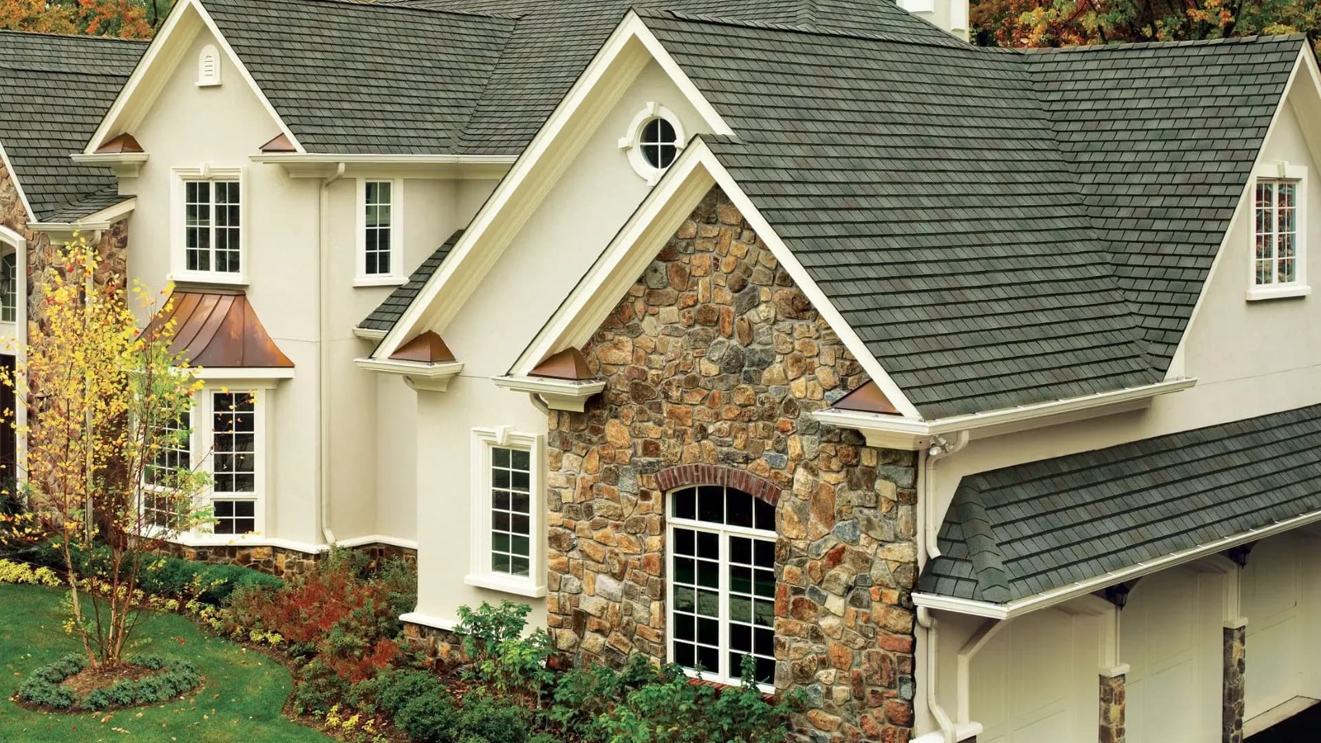 exploring-asphalt-shingles-everything-you-need-to-know-01-1.webp