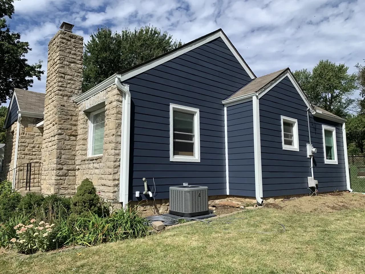 Siding contractor in Grandview, MO