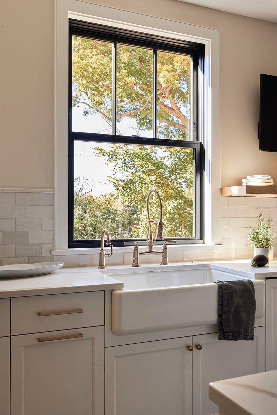 Kitchen with Marvin Elevate Double Hung Windows.