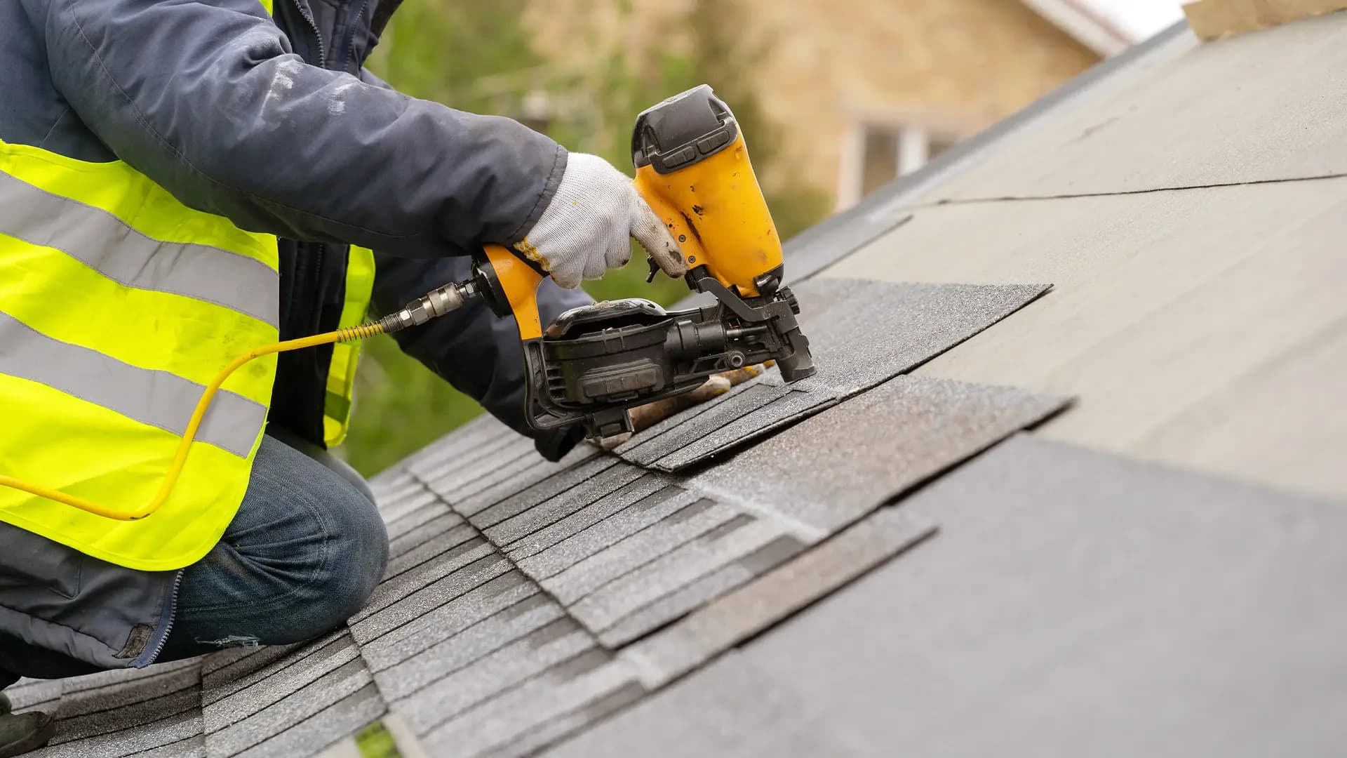roofing-contractor-merriam-ks-01.webp