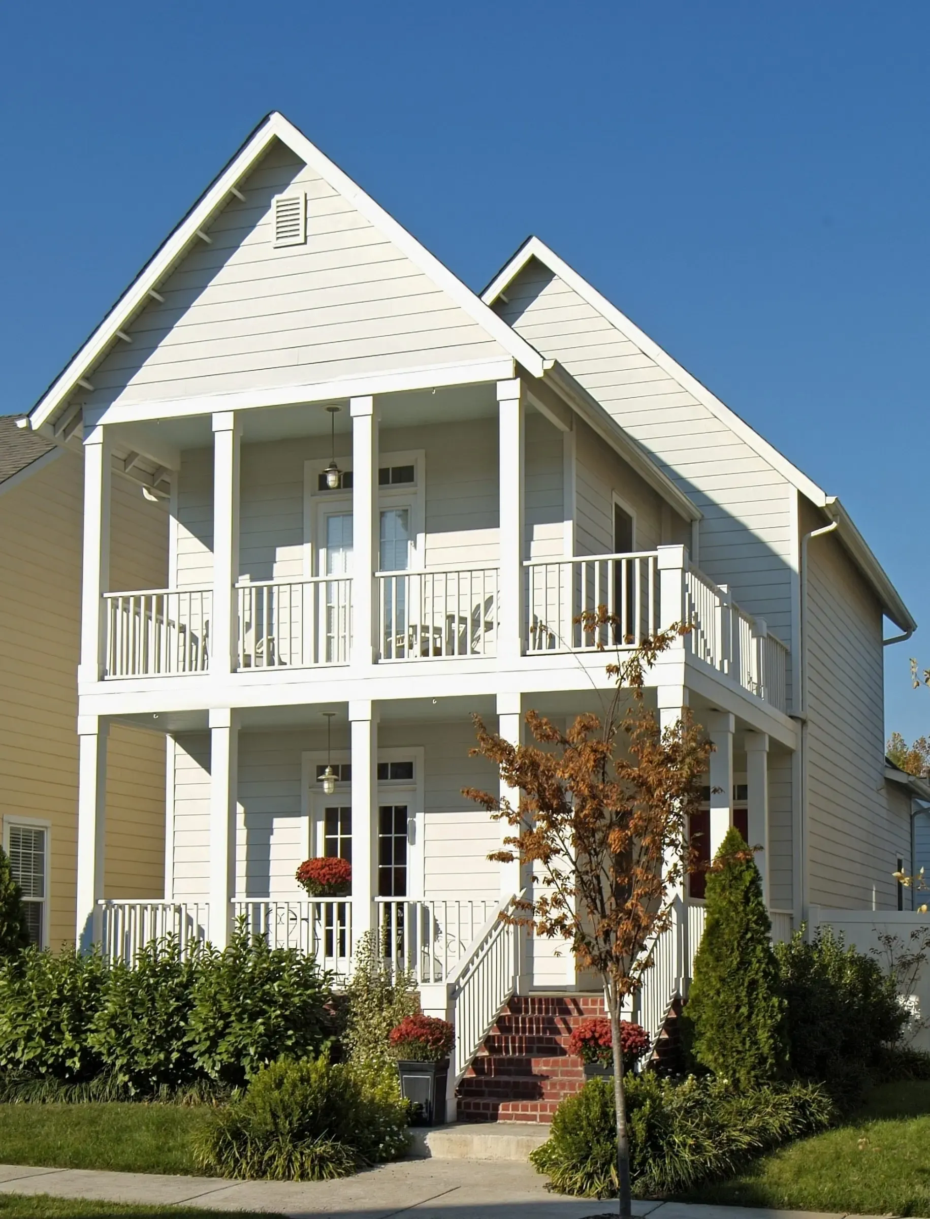 Siding Replacement Contractor in Lenexa, Kansas.
