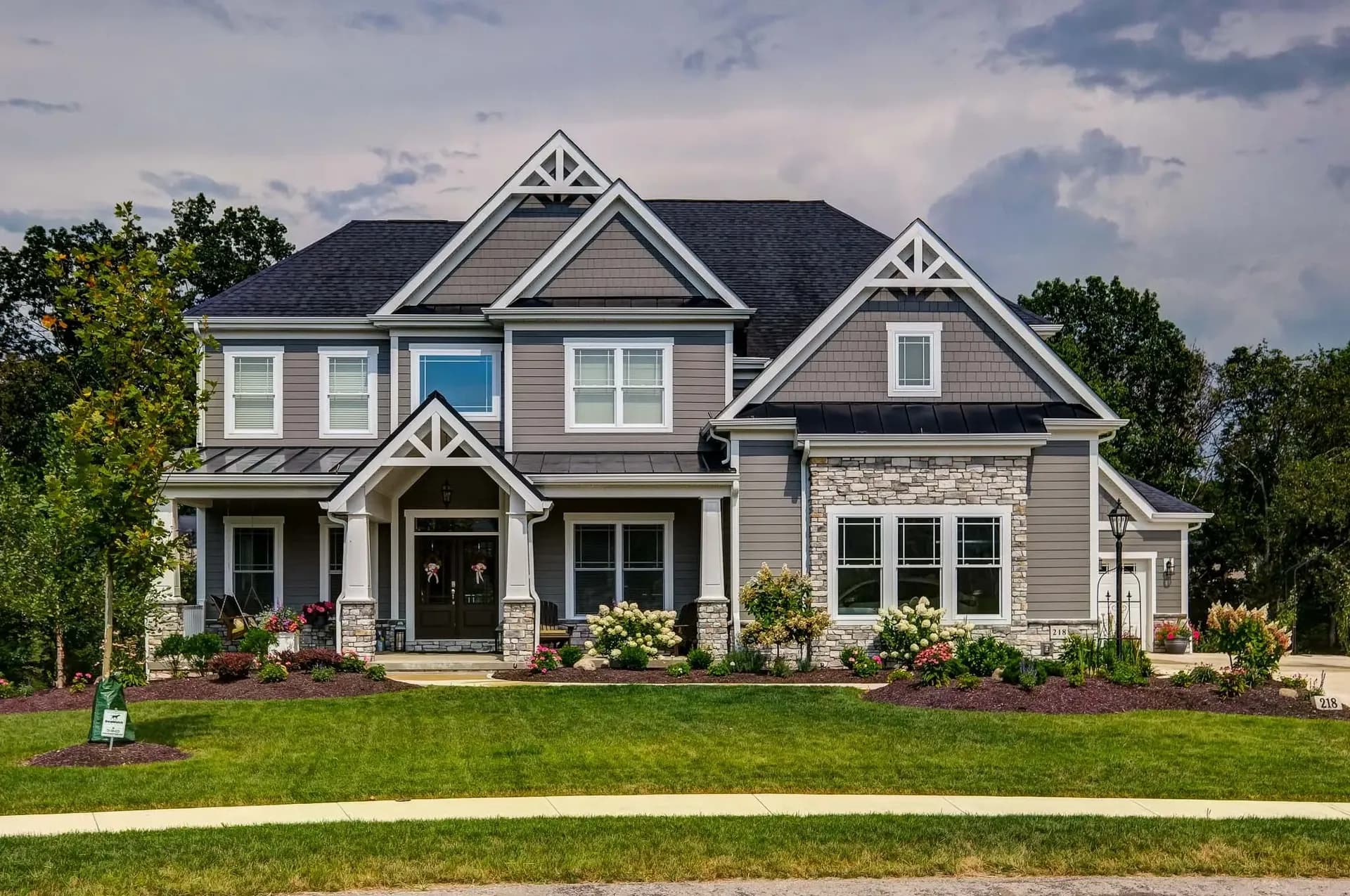 https://www.safeharborexteriors.com/wp-content/uploads/2022/04/Why-James-Hardie-Siding-Delivers-a-Great-ROI.jpg