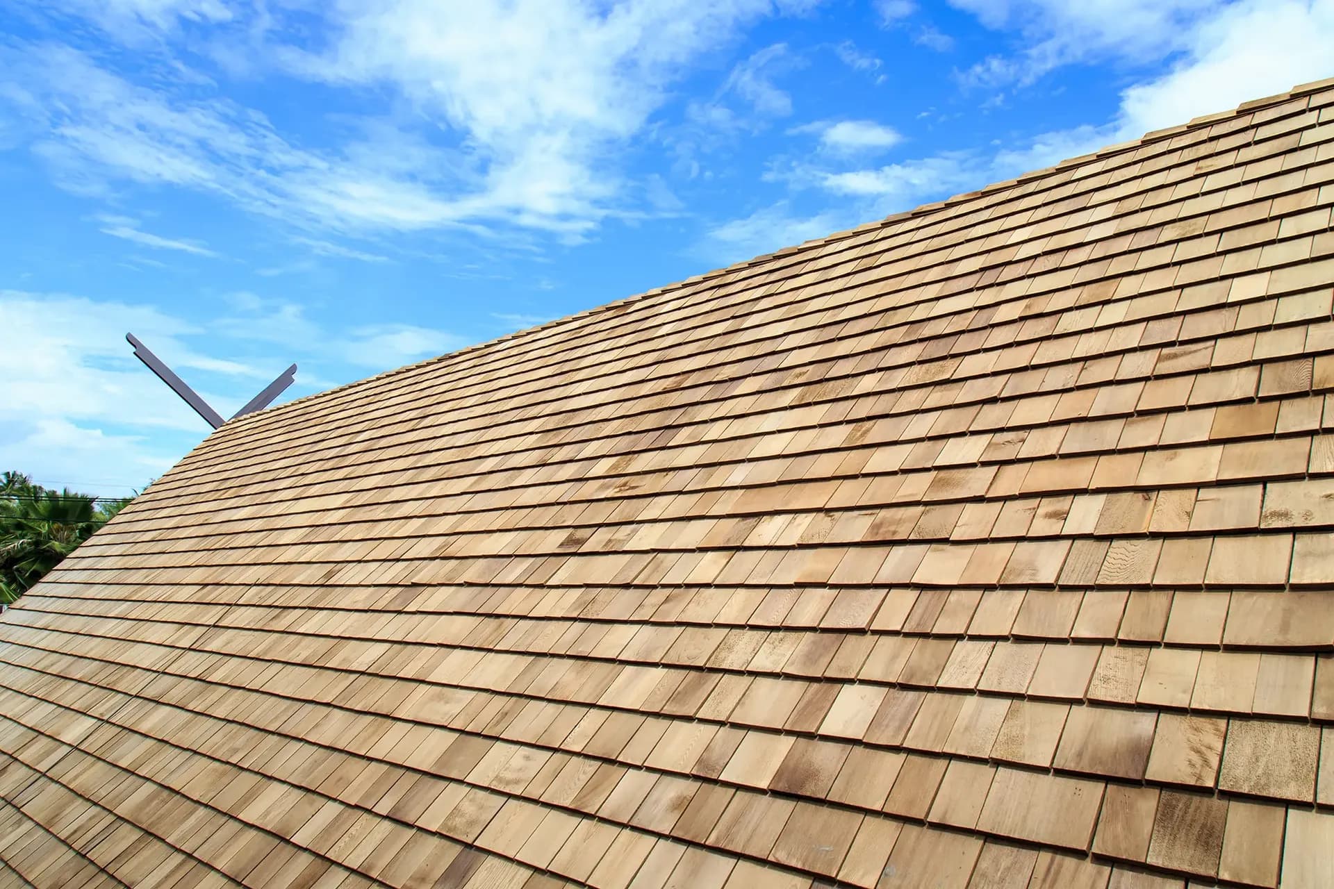 https://safeharborexteriors.com/wp-content/uploads/2023/06/wood-shake-roof-faq-01.jpg